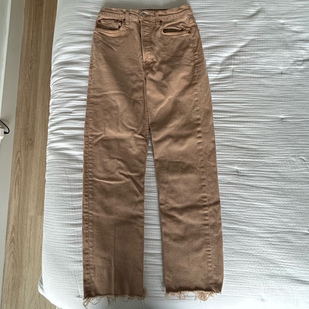 Redone 70s Ultra High Rise Stovepipe Jeans in Washed Khaki